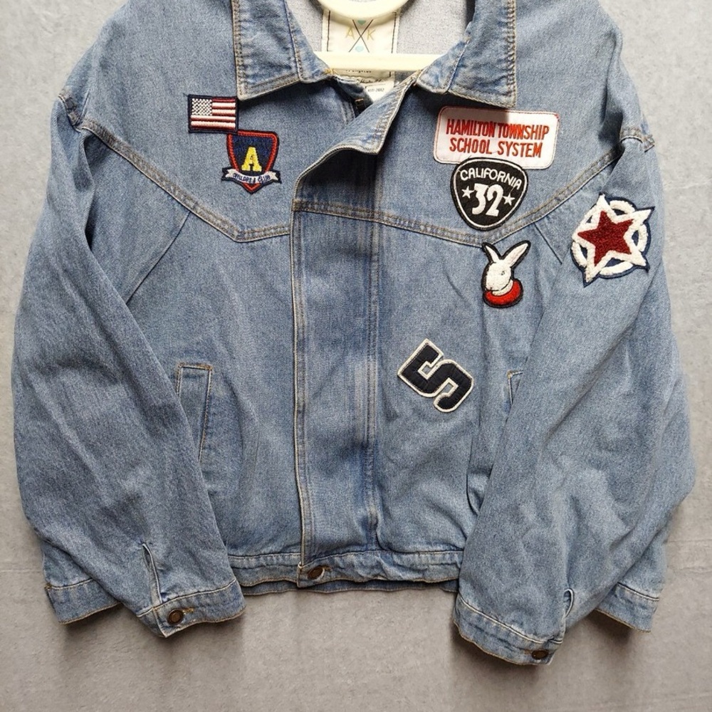 Angel Kiss Blue women  Jean Jacket with Patches zipper doesn’t work